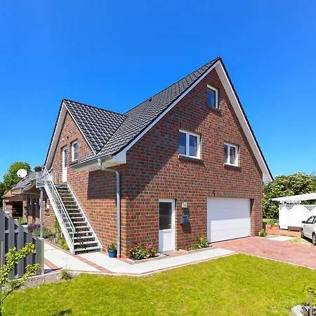 Ferienwohnung Im Haus Hafenlicht Neuharlingersiel Exterior photo